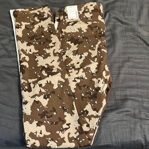 Jeans with a cargo look